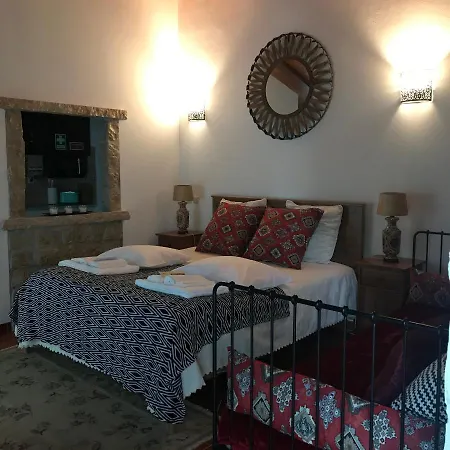 Moradia Rural De Charme Agradável E Acolhedora Casa de Férias