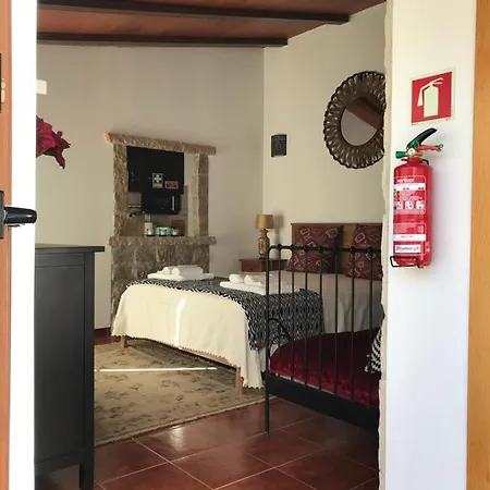 Moradia Rural De Charme Agradável E Acolhedora *